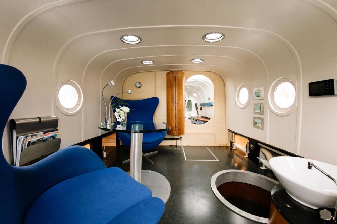 Reddingsboot Harlingen Boat Hotel ภายนอก รูปภาพ