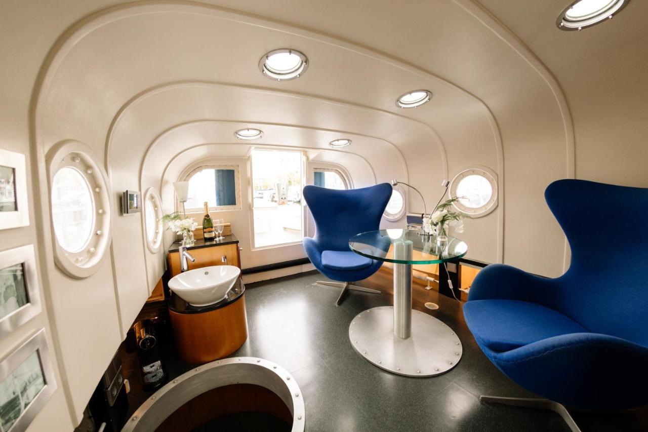 Reddingsboot Harlingen Boat Hotel ภายนอก รูปภาพ