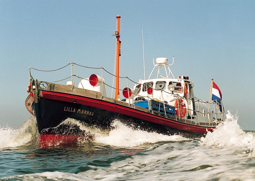 Reddingsboot Harlingen Boat Hotel ภายนอก รูปภาพ
